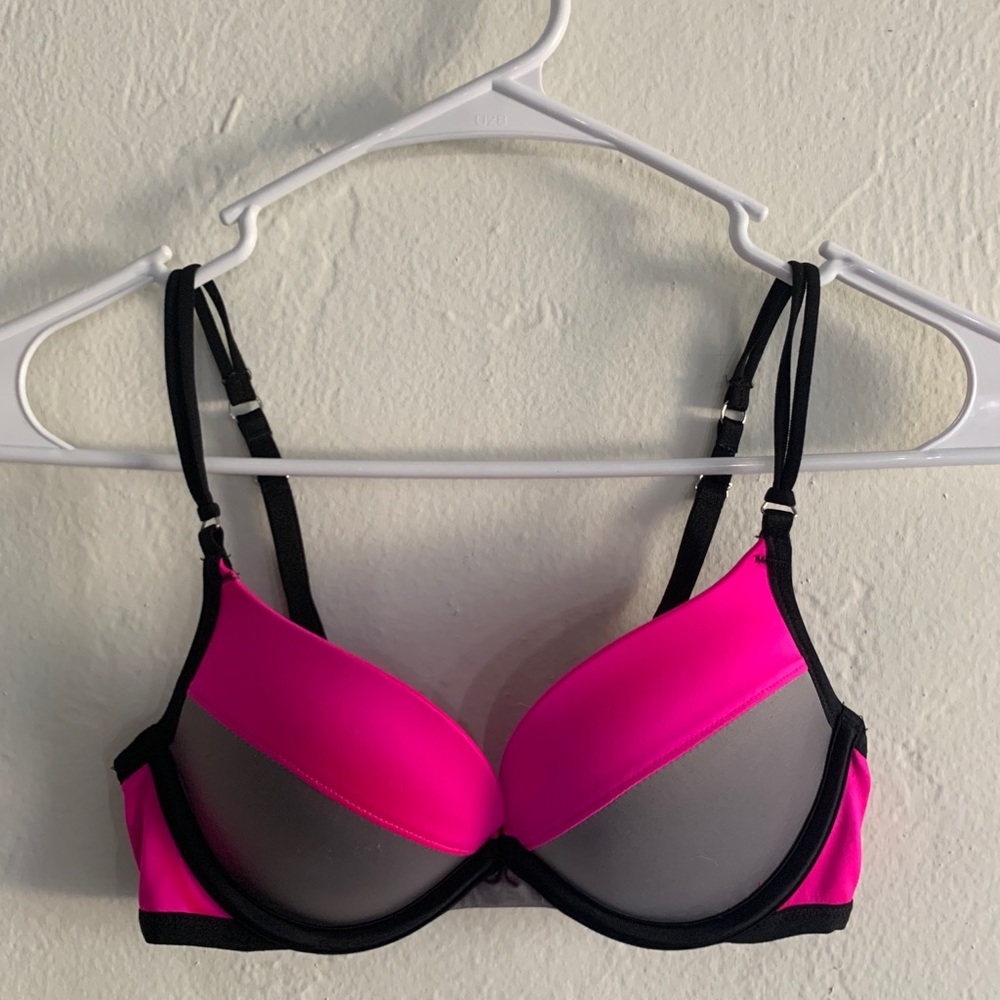 VS | Very Sexy Push-Up | Like New | 32A